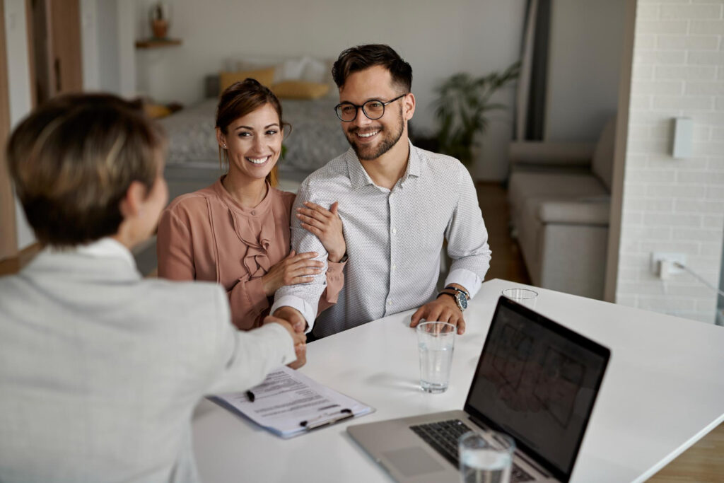 Broker: Role, Types, Benefits, and How to Choose the Right One